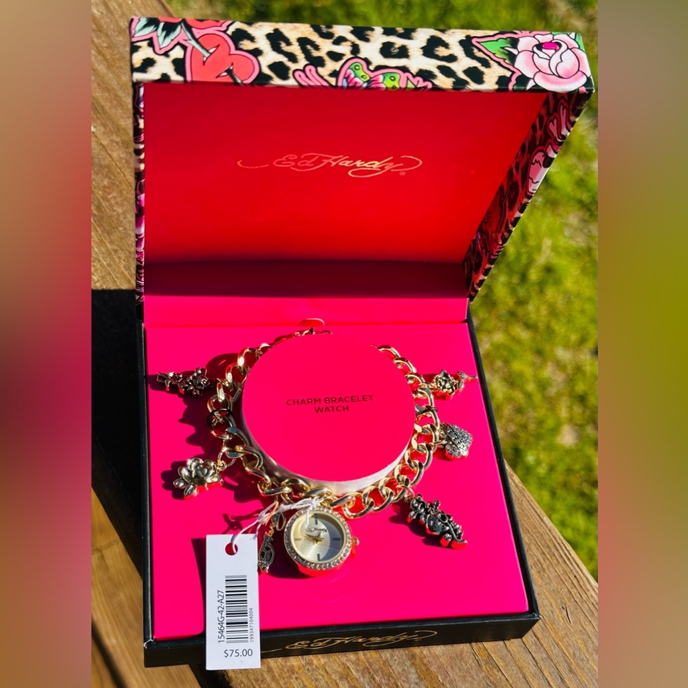 Ed Hardy NWT Gold Charm Bracelet WATCH! - Picture 6 of 10